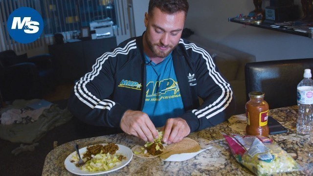 'What Pro Bodybuilders Eat for Dinner | \"Mom Food\" w/ Chris Bumstead'