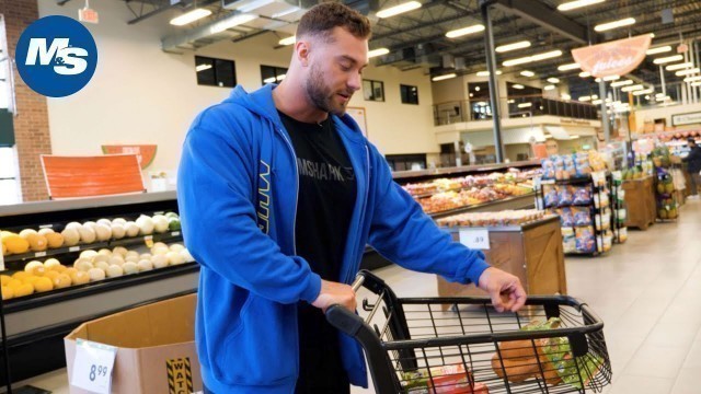 'Grocery Shopping with Pro Bodybuilders | Chris Bumstead\'s Grocery Tips'