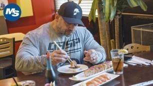 'What Pro Bodybuilders Eat at Restaurants w/ Branch Warren'