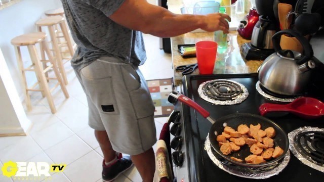 'Bodybuilder Aaron Clark Bodybuilding Meal - Bodybuilding Food'