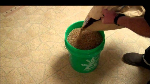 'Long Term Food Storage in Buckets (how-to)'