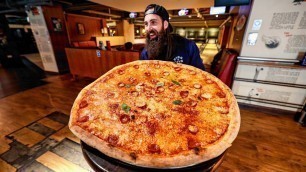 'TRYING TO EAT LONDON\'S BIGGEST PIZZA SOLO | BeardMeatsFood'