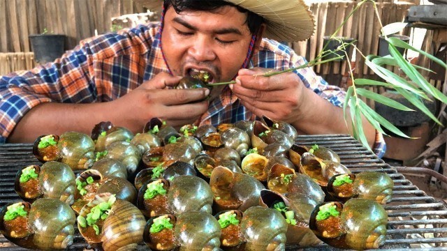 'Yummy !Grilled Snails bbq for food | Cooking snail bbq with chili sauce recipe'