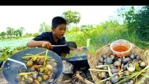 'Primitive Natural Skill Cooking Snails The Most Delicious Food #primitivenaturalworld'