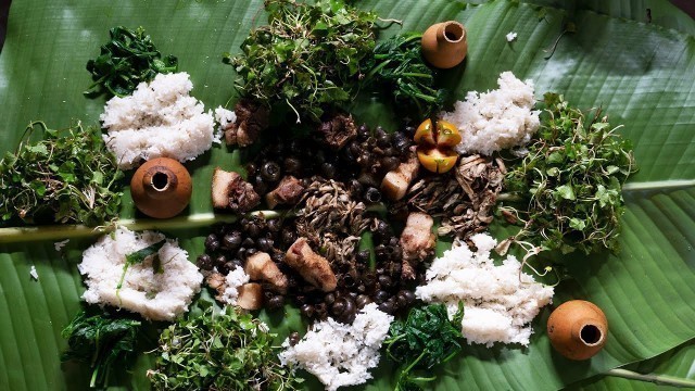 'Indian Food: BACON & SNAILS on BANANA LEAVES (Hoksa & Khorphungla) | Ukhrul, Northeast India'