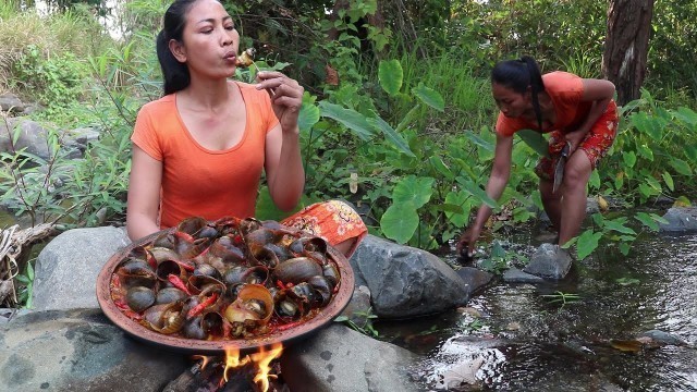 'Yummy Spicy curry Snail with hot Chili - Snails food Hot spices Good taste - Food my village Ep 1'