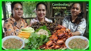 'Eating Fresh Crab And Snails in My Parent\'s house!! Amazing Food UNLIMITED! Rural Food Eating.'