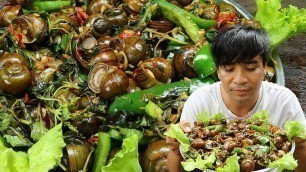 'Stir fry spicy snails, cooking snails for lunch, snails food recipe'