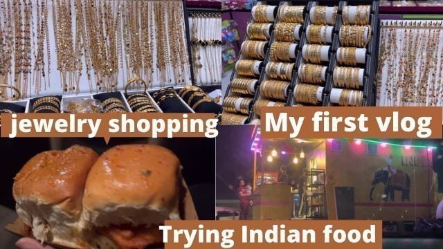 'Pakistanis Trying INDIAN Street Food In Saudi Arabia!Souq Bawadi Shopping!!'