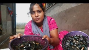 'Village Food Safari|এই ভাবে Gugli/Snail বানিয়ে খেয়ে মাছ-মাংস খাওয়া ছেড়ে দিলাম|Gugli Curry Recipe'