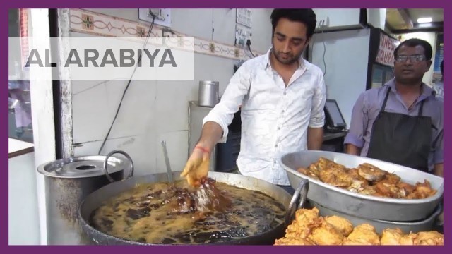 'Ever thought of frying with bare hands? This Indian chef can do it!'