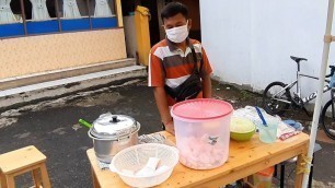 'DULU KERJA OJOL SEKARANG BANTING STIR JUALAN KETUPAT SAYUR - INDONESIAN STREET FOOD'