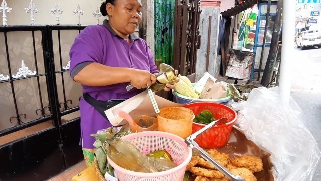 'DI DALAM GANG NGGAK SENGAJA KETEMU MAKANAN ENAK INI !! INDONESIAN STREET FOOD'