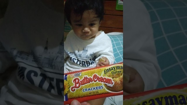 'Cute baby Lior at 11 months kinakain ng buttercream crackers #babyfood #crackers'