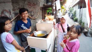 'SEMINGGU DIRUMAHKAN AKHIRNYA BUKA BISNIS KULINER DI DALAM GANG SEMPIT !! INDONESIAN STREET FOOD'