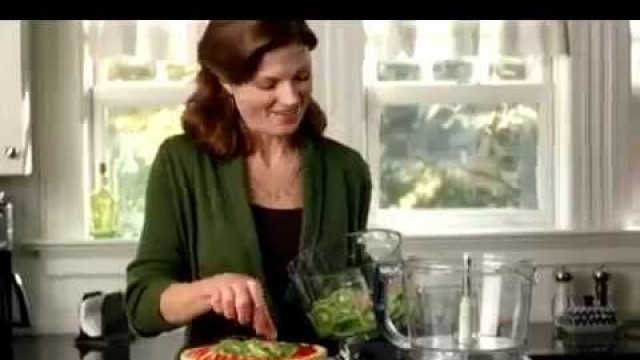 'Cuisinart Elite Collection™ Food Processor Commercial Video'