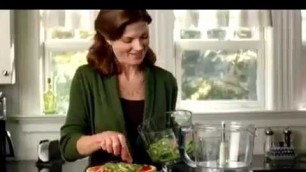 'Cuisinart Elite Collection™ Food Processor Commercial Video'