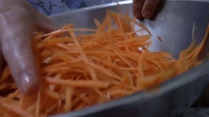 'How To Peel, Slice And Shred CARROTS (no food processor, no shredder, no grater)'