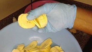 'How to make plantain chips fast and easy using Black & Decker 8 cup food processor.'