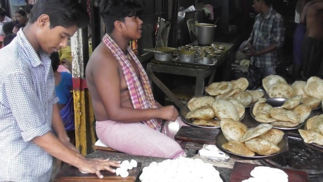 'Indian Street Food | Food Lovers are Crazy to Eat Kachori (Garam Puri ) | Kolkata Street Food'