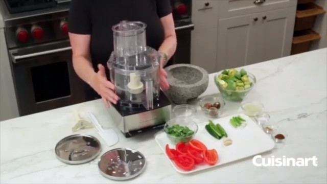 'Cuisinart DFP-14BCNY 14-Cup Food Processor - Hand On How to Video'