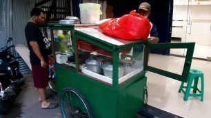 'JUALAN KETOPRAK DARI TAHUN 1984 SAMPAI SEKARANG - INDONESIAN STREET FOOD'