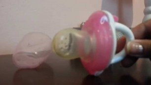 'Munchkin Silicone Baby  Food  Feeder Review'