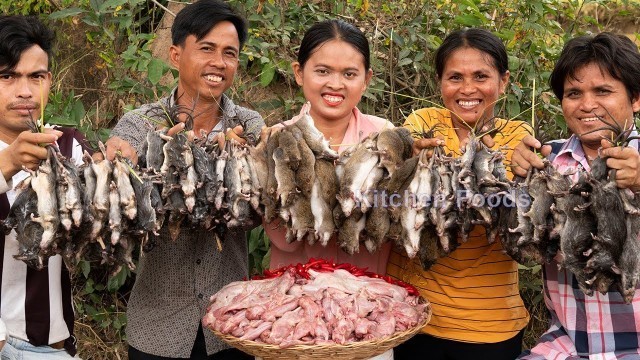 'Cooking Deep Frying 500 Rats ​Spicy Sauce in My Homeland - Eating & Sharing Foods With My Villagers'