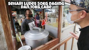 'BAKSO GEPENG TERKENAL DI RAWAMANGUN JUALANNYA DI DEPAN APOTEK - INDONESIAN STREET FOOD'