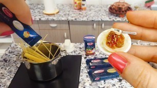 'Mini BUT real Spaghetti Bolognese with pancake in Jenny\'s mini, tiny kitchen/ mini cooking'