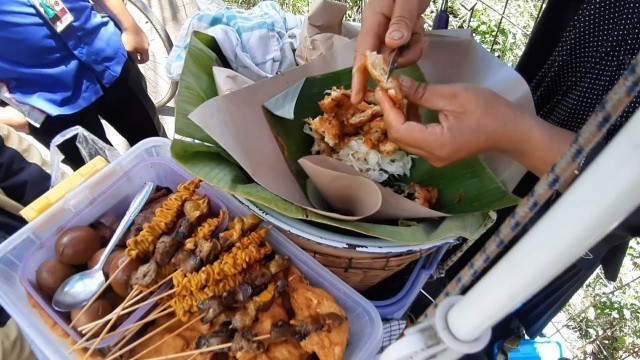 'JUALAN CUMA 3 JAM & BANYAK PELANGGANNYA !! INDONESIAN STREET FOOD'