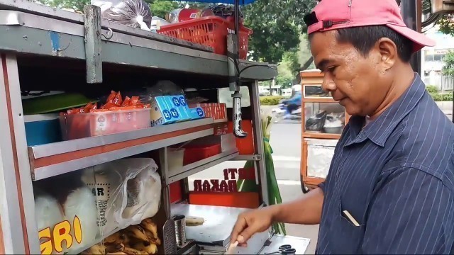 'PERTAMA KALI COBAIN SANDWICH ABANG-ABANG MURAH!!! INDONESIAN STREET FOOD'