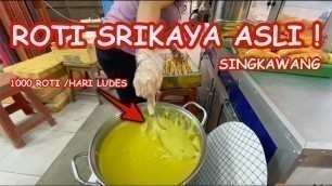 'Rp. 2.000 ROTI SRIKAYA ASLI TU GINI ! INDONESIA STREET FOOD'