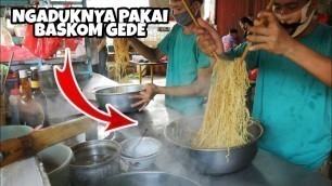 'GOKIL SEHARI LUDES 50KG MIE & LOKASI DEKAT PENJARA  !! INDONESIAN STREET FOOD'