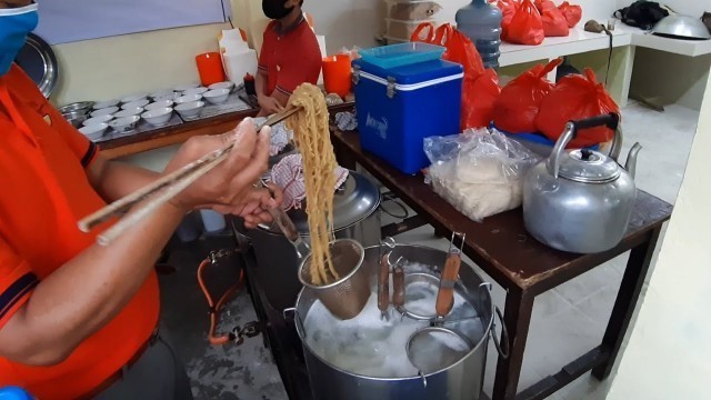 'GOKIL !!! SEKARANG BISA JUAL 900 MANGKOK BAKMI ONO HALAL - INDONESIAN STREET FOOD'