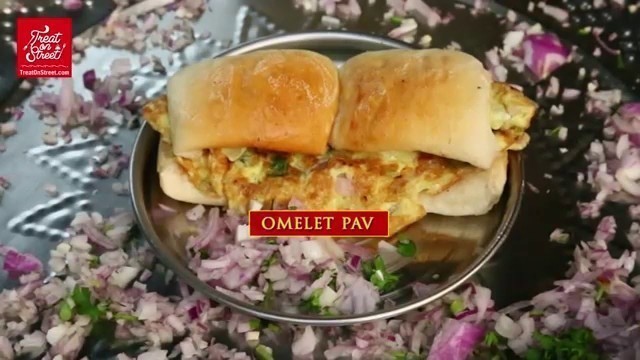 'Omelette Pav - Egg Bread | Mumbai Street Food - Area Mumbai Central | Indian Street Food'