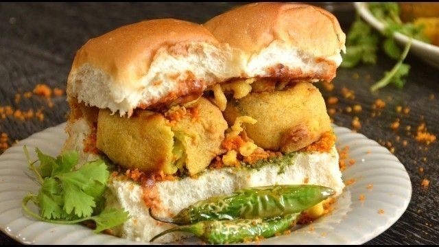 'VADA PAV Recipe | Mumbai Street Food Batata Vada | Indian Snack Recipe Wada Pao WITH GARLIC CHUTNEY'