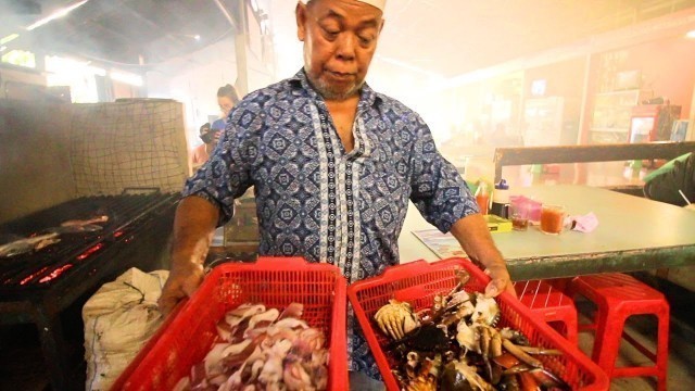 'Indonesian Street Food tour in JAKARTA - SEAFOOD + PADANG Street Food | RARE Kerak Telor + BEST BBQ'