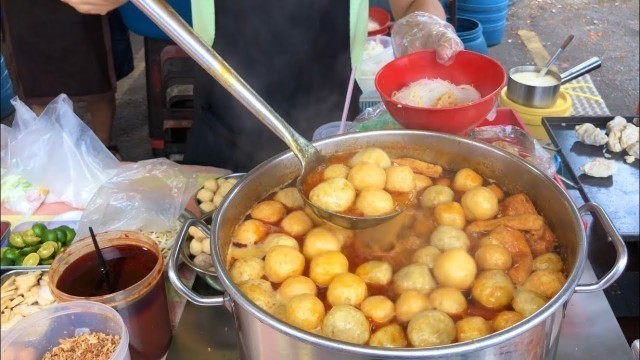 'Penang Asam Laksa And Ding Ding Candy - Malaysian Street Food'