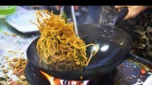 'Chinese Street Food - $1.5 DANCING EGG FRIED RICE AND NOODLES Fastest Wok Tossing'