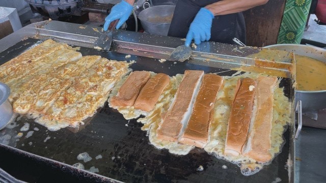 'Can we get 1,000,000 VIEWS from Roti John Lovers ? Malaysian Street Food (Roti John Titiwangsa)'