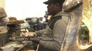 'Dahi Puri Chaat being made at Horn Ok Please Food fest, Delhi'