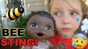 'BABY ALIVE gets STUNG by a BEE! The Lilly and Mommy Show! The TOYTASTIC Sisters. FUNNY KIDS SKIT!'