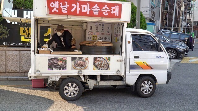 '\"Why do you give me so much?\" Korean Sundae Truck [Korean Street Food]'