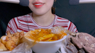 '한국어ASMR 떡순튀 이팅사운드! Korea food! Tteokbokki,sundae,squid fried eating sound'