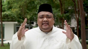 'Comedian Papi Zak Answers 4 Quick Questions for Hari Raya'