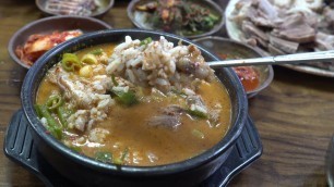 'Korean soul food blood sausage soup (SoonDae Guk Bap)정성 담아 푹 끓여 마음 뜨뜻해지는 순대국밥/Korea street food'