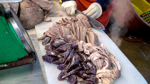 'The cheapest sundae shop in Korea! Sundae, pork intestines [Korean street food]'