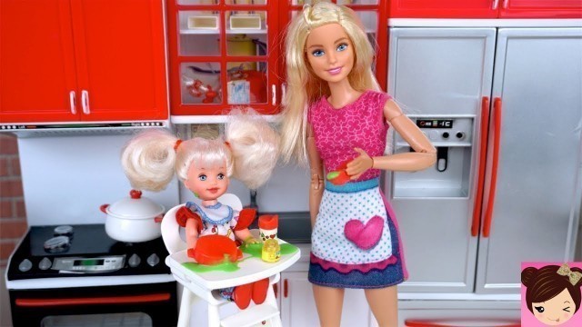 'Barbie Babysitting Routine - Feeding Baby Doll Slime & Barbie Bathroom Tub'