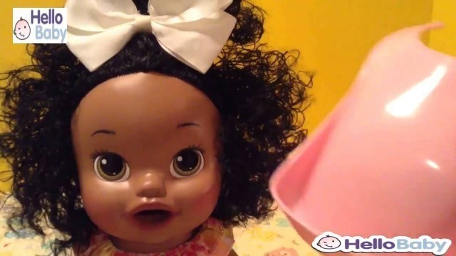 'Baby Alive Snackin\' Sara Doll Eats Real Baby Alive Food!'
